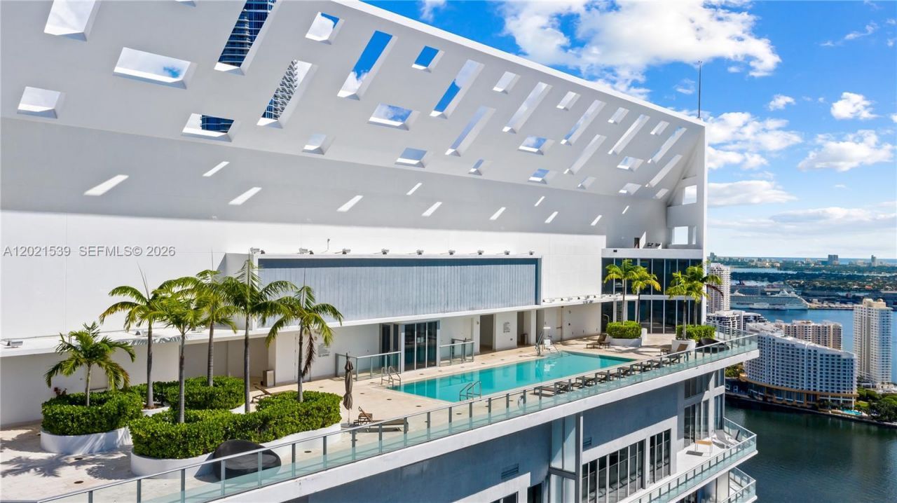 1300 E Brickell Bay Dr , Unit 3701, Miami, FL 33131 Photo