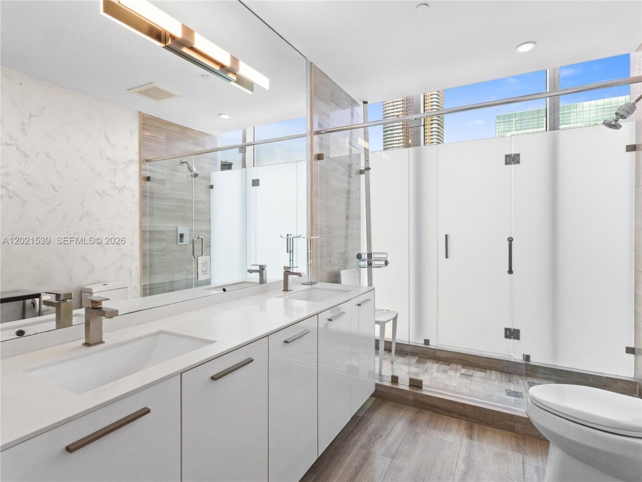 1300 E Brickell Bay Dr, Unit 3701, Miami, FL 33131 Photo