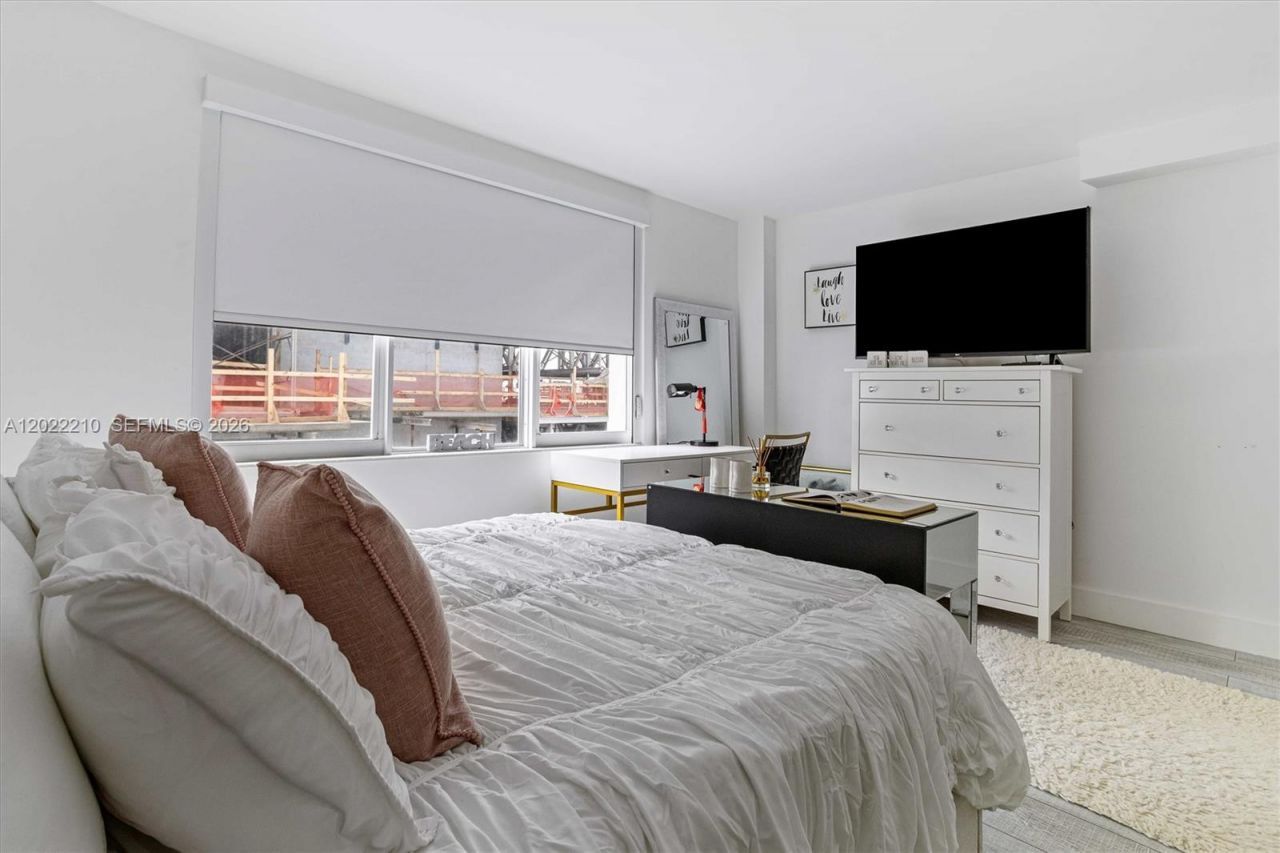 9195 NE Collins Ave , Unit 1104, Surfside, FL 33154 Photo