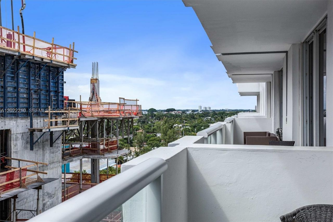 9195 NE Collins Ave , Unit 1104, Surfside, FL 33154 Photo