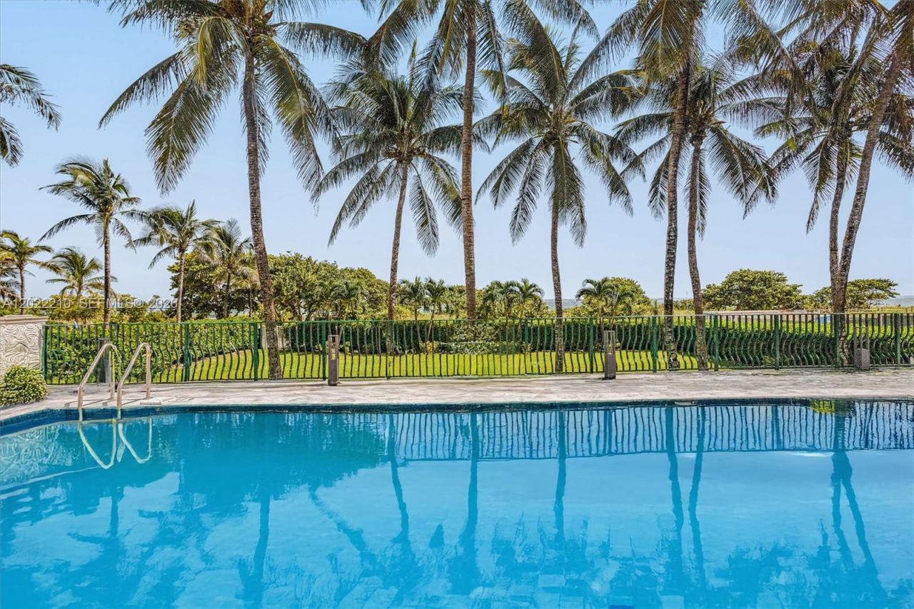 9195 NE Collins Ave , Unit 1104, Surfside, FL 33154 Photo