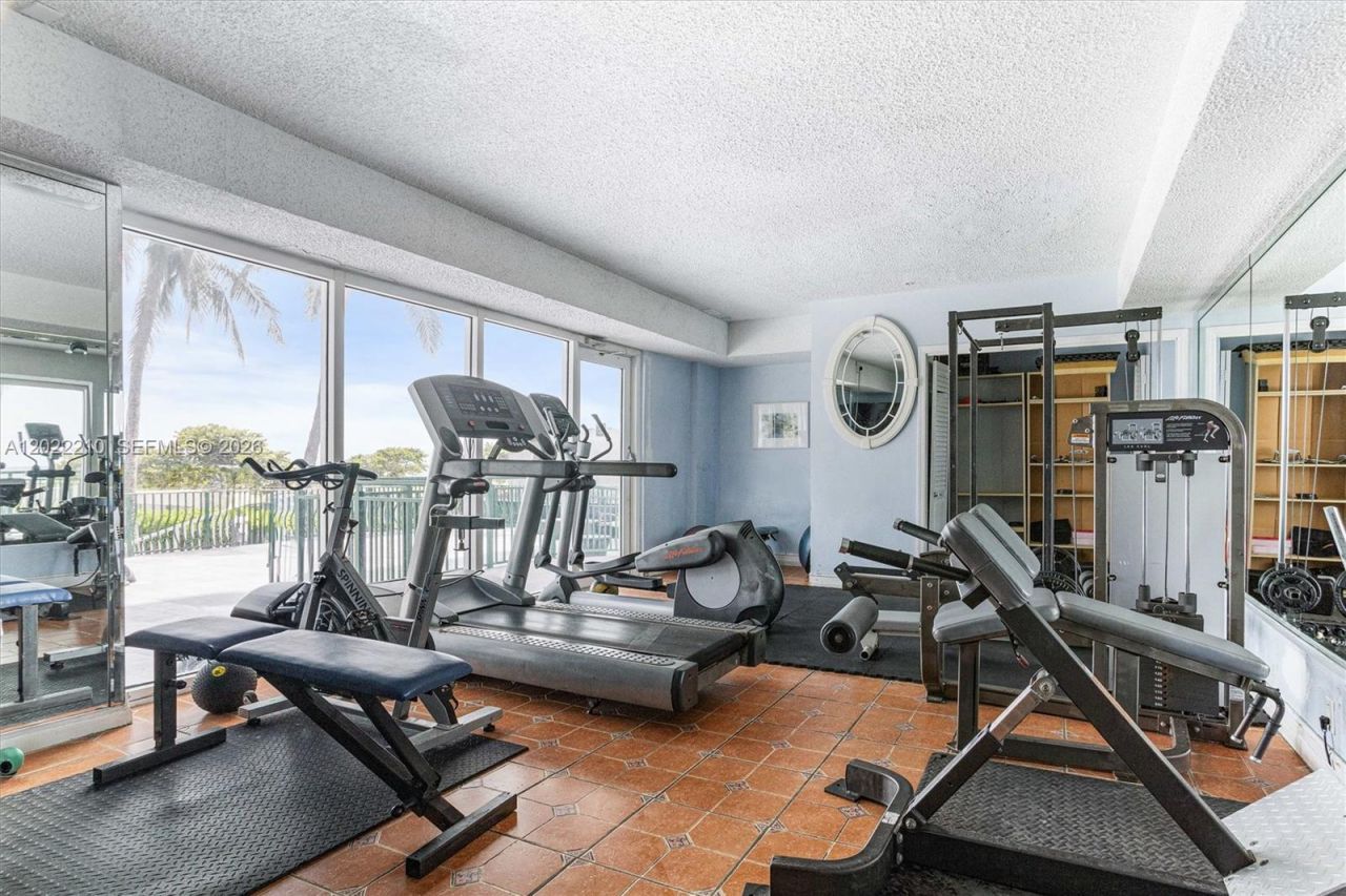 9195 NE Collins Ave , Unit 1104, Surfside, FL 33154 Photo