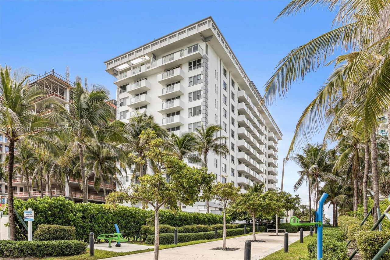 9195 NE Collins Ave , Unit 1104, Surfside, FL 33154 Photo