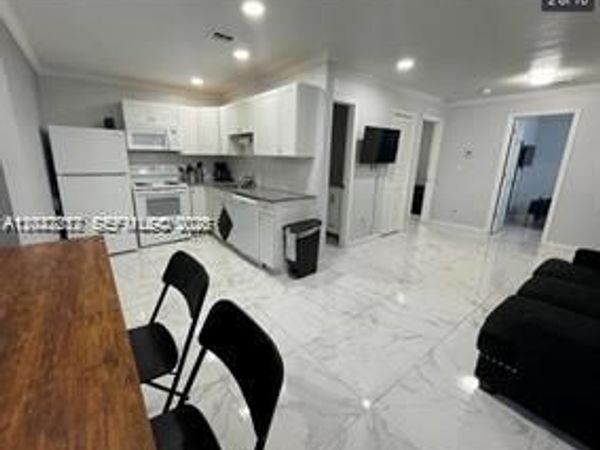 2240 Simms St , Hollywood, FL 33020