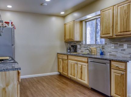 3761 Ruby Way, South Lake Tahoe, CA 96150 Photo