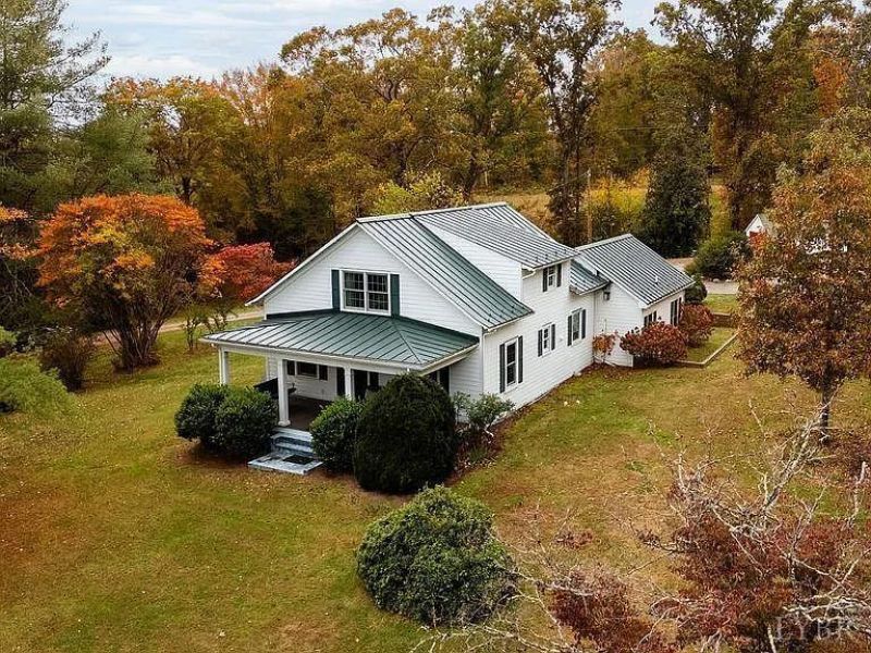 325 Old Roseland Road, Roseland, VA 22967