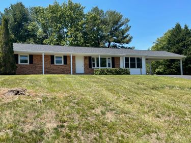 1018 Woodhaven Drive, Bedford, VA 24523