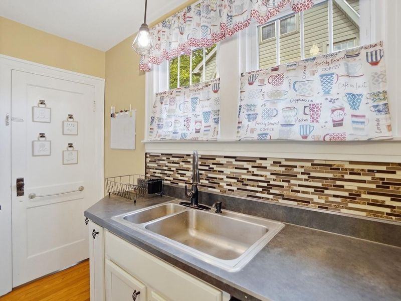 146 N Kensington Place, Springfield, OH 45504 Photo 14