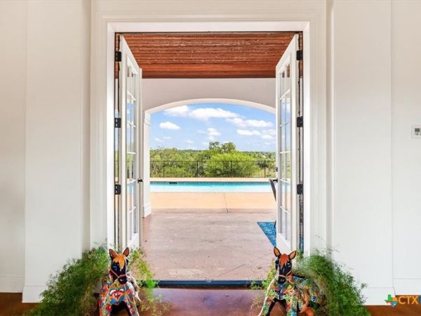230 Dry Bear Creek , New Braunfels, TX 78132