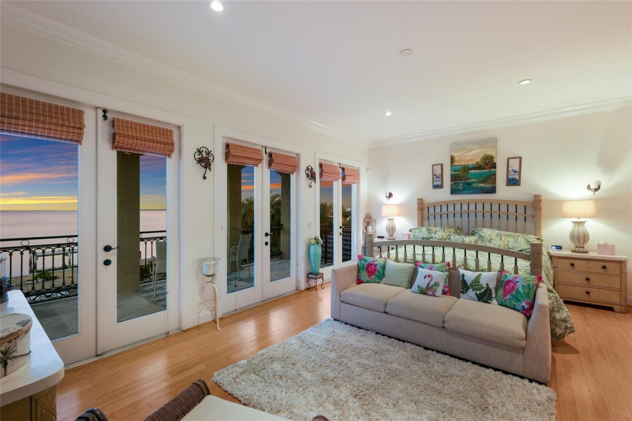 518 58th Street, Holmes Beach, FL 34217 Photo