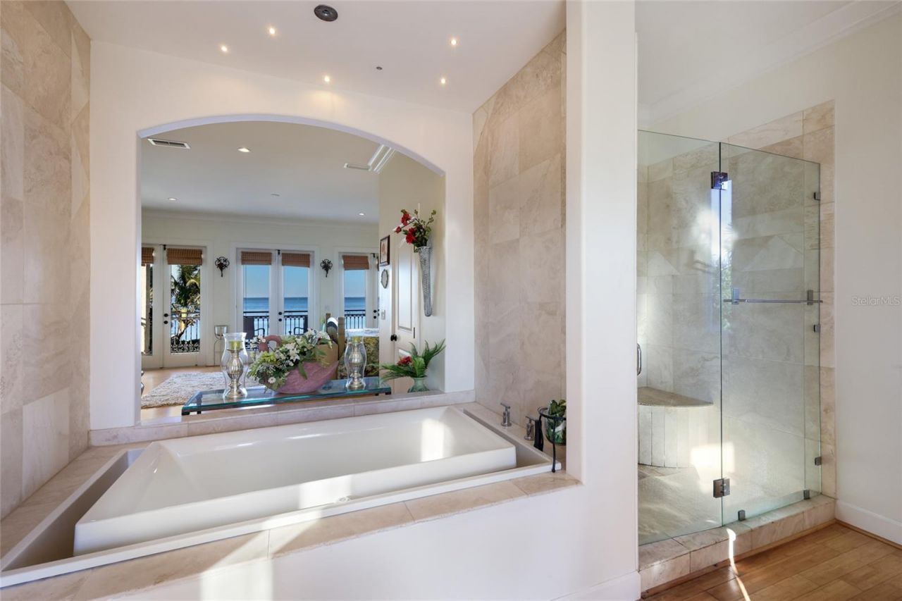 518 58th Street, Holmes Beach, FL 34217 Photo