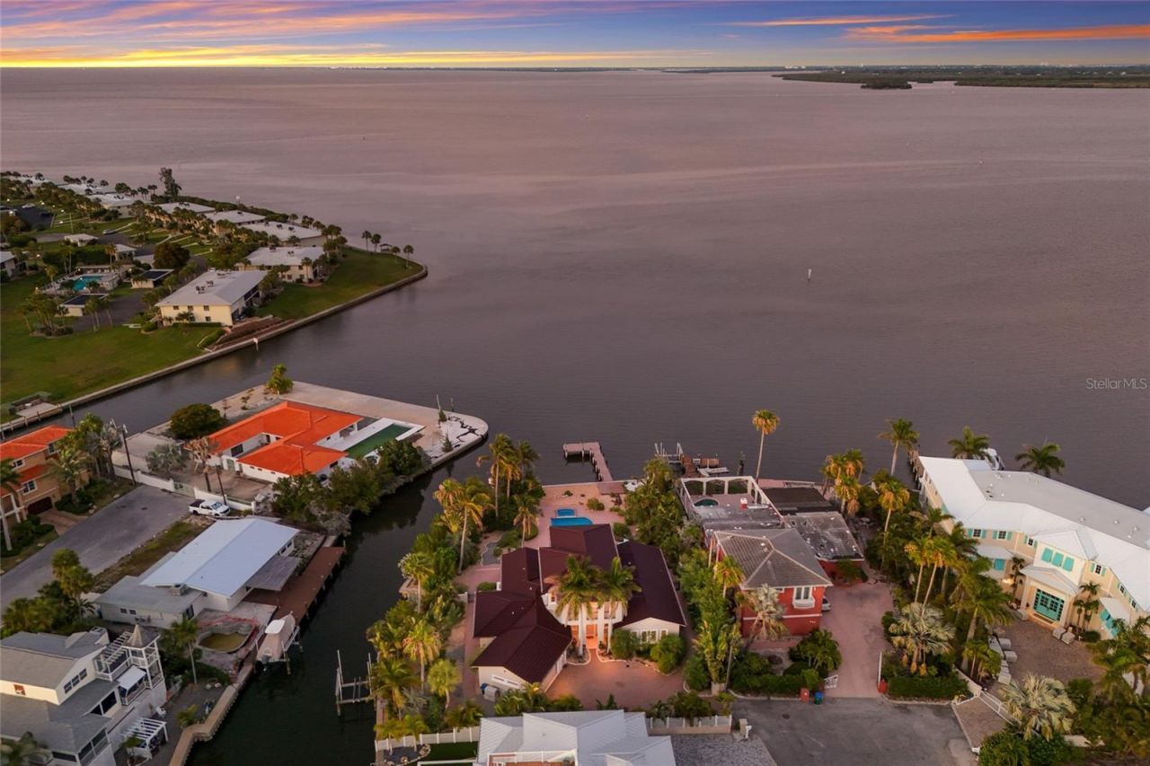 518 58th Street, Holmes Beach, FL 34217 Photo