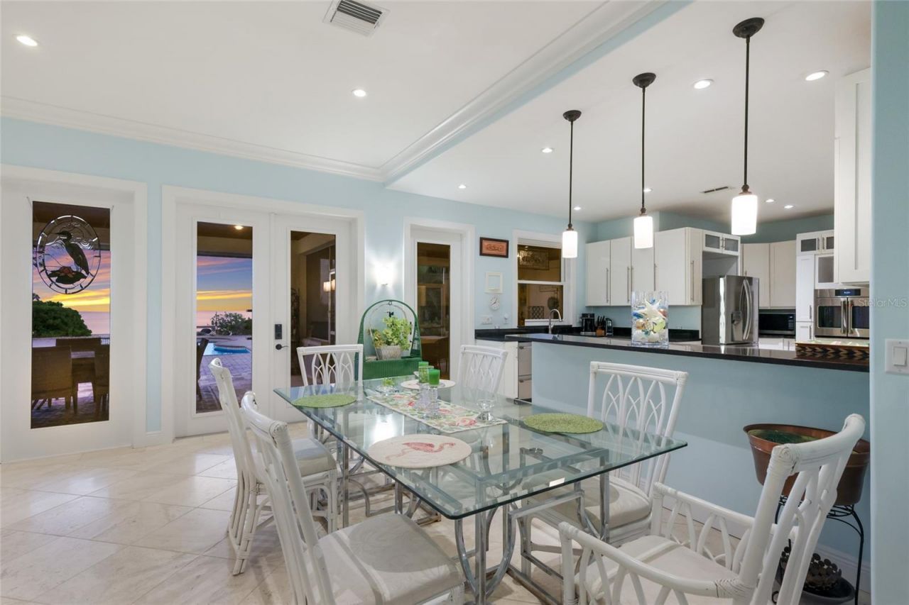 518 58th Street, Holmes Beach, FL 34217 Photo