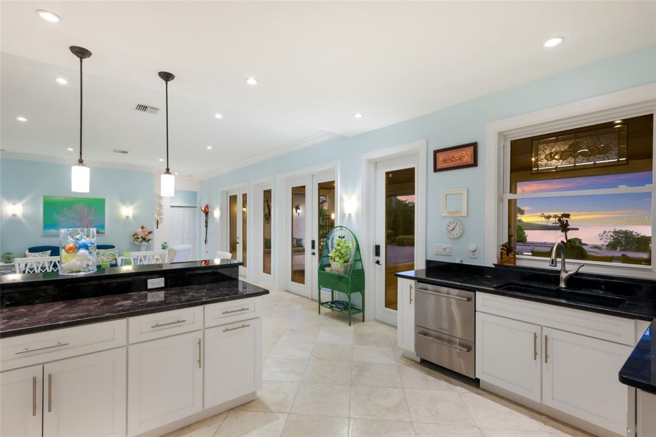 518 58th Street, Holmes Beach, FL 34217 Photo