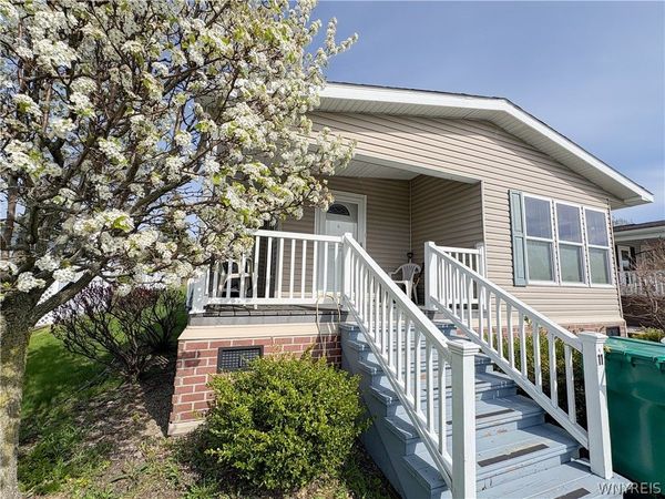 5455 Southwestern Boulevard , Unit 11, Hamburg, NY 14075
