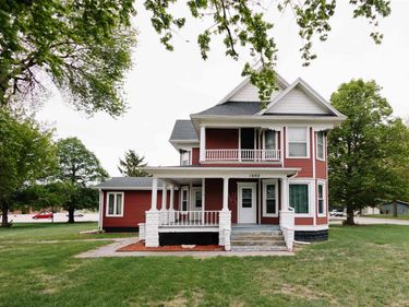 1002 A ST Street , Aurora, NE 68818