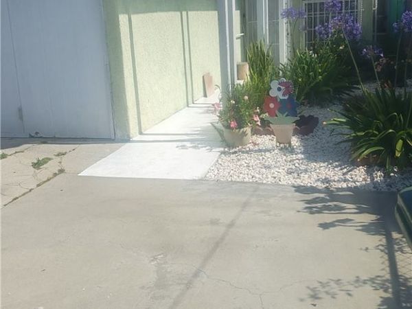 1664 E 113th, Los Angeles, CA 90059