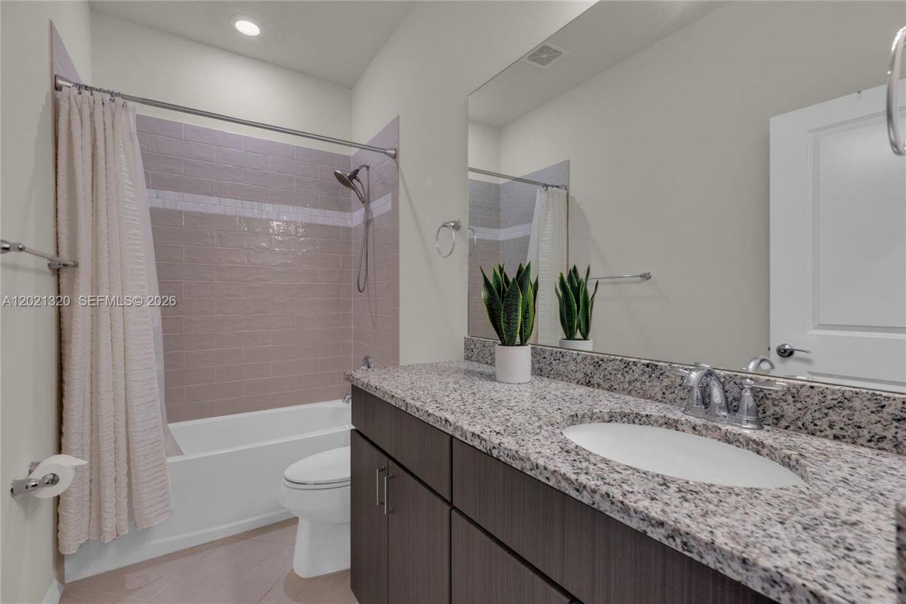 4810 Eucalyptus Dr, Unit 3, Hollywood, FL 33021 Photo