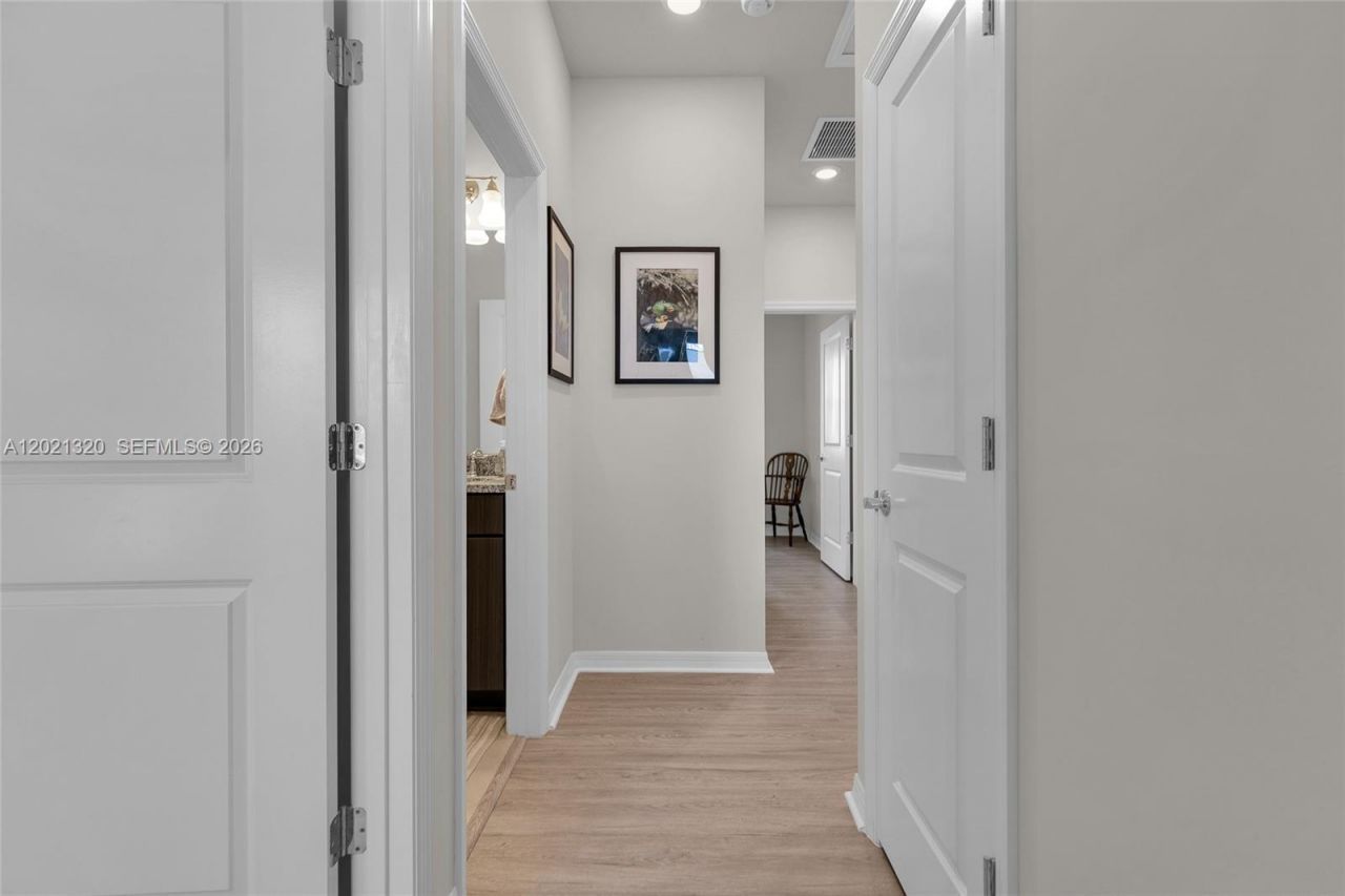 4810 Eucalyptus Dr, Unit 3, Hollywood, FL 33021 Photo