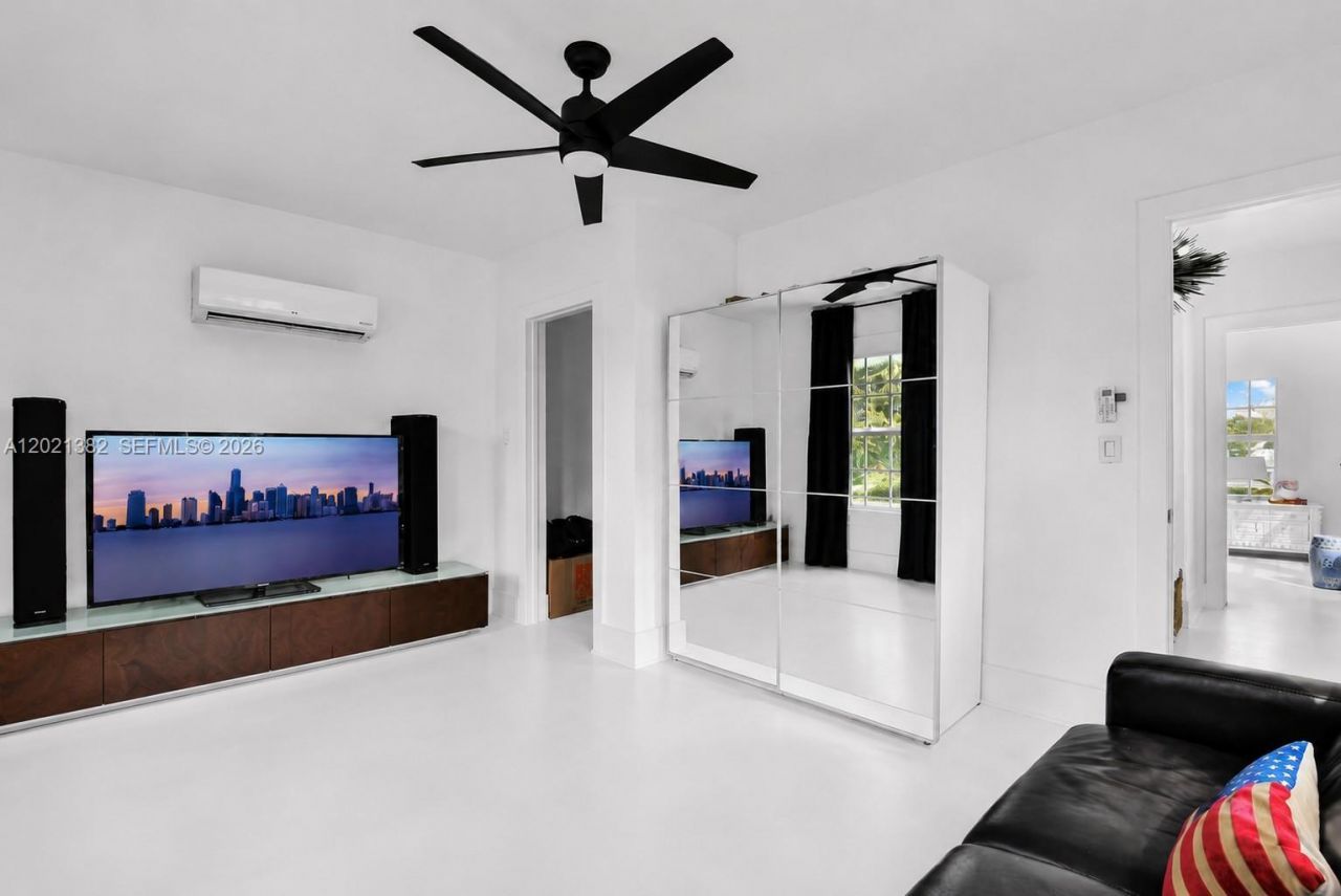 4722 SW 5th St , Miami, FL 33134 Photo