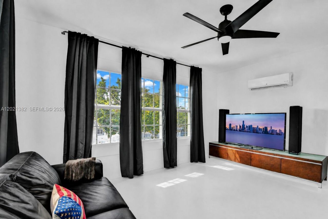 4722 SW 5th St , Miami, FL 33134 Photo