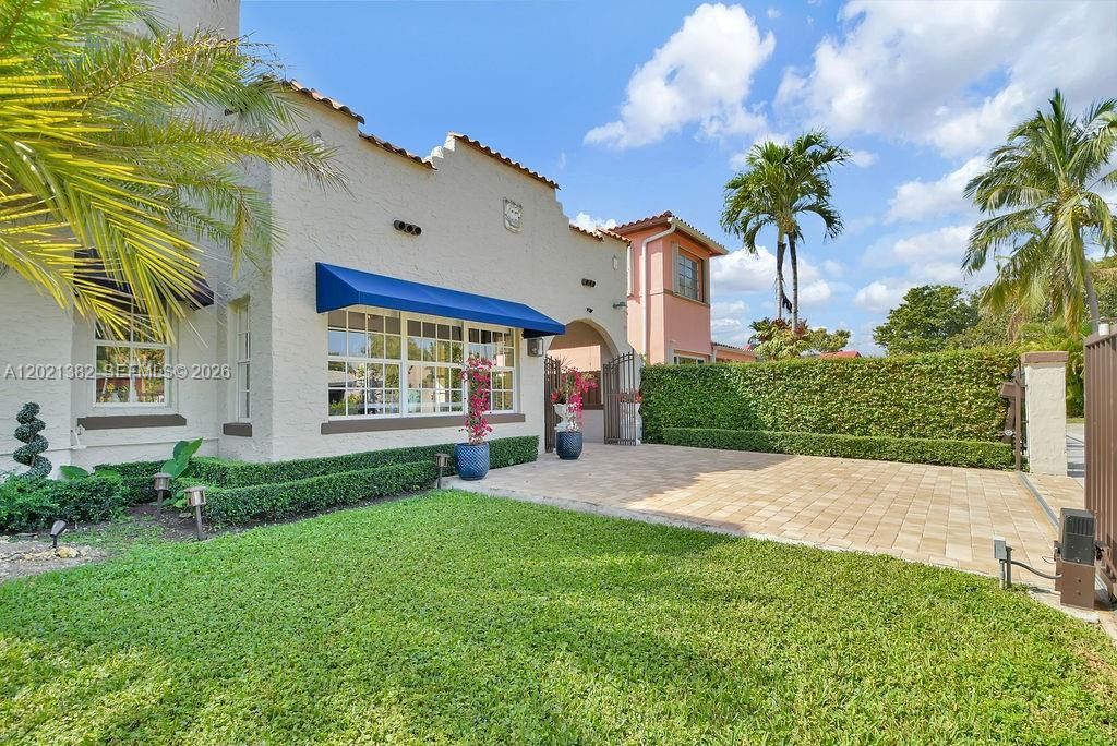 4722 SW 5th St , Miami, FL 33134 Photo