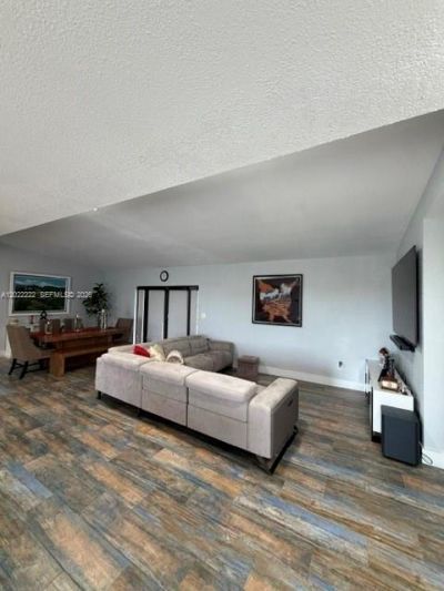 20465 SW 200th St , Miami, FL 33187 Photo