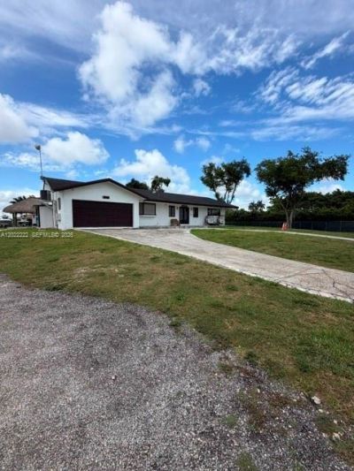 20465 SW 200th St , Miami, FL 33187 Photo