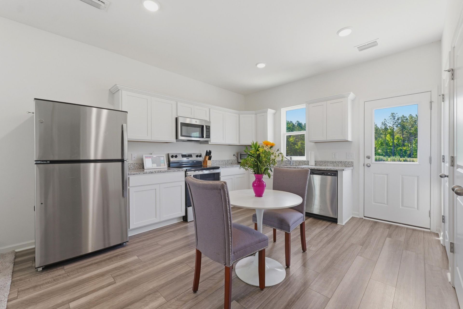 254 Phoenix Drive Photo 4