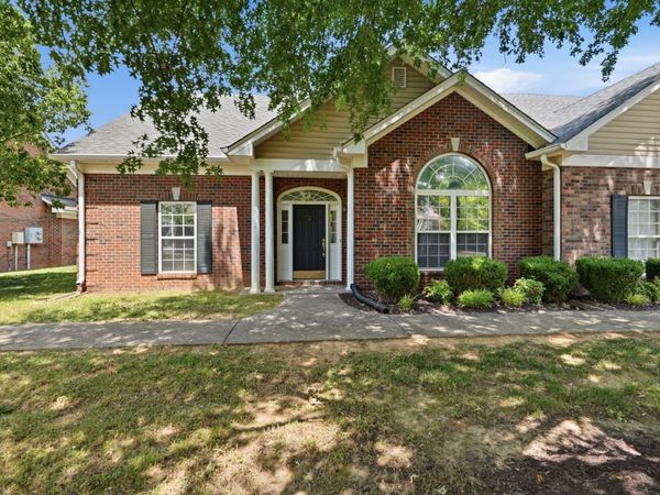 2 Hosier Ct, Lebanon, TN 37087
