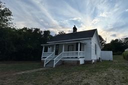 215 Eighth Street photo 4