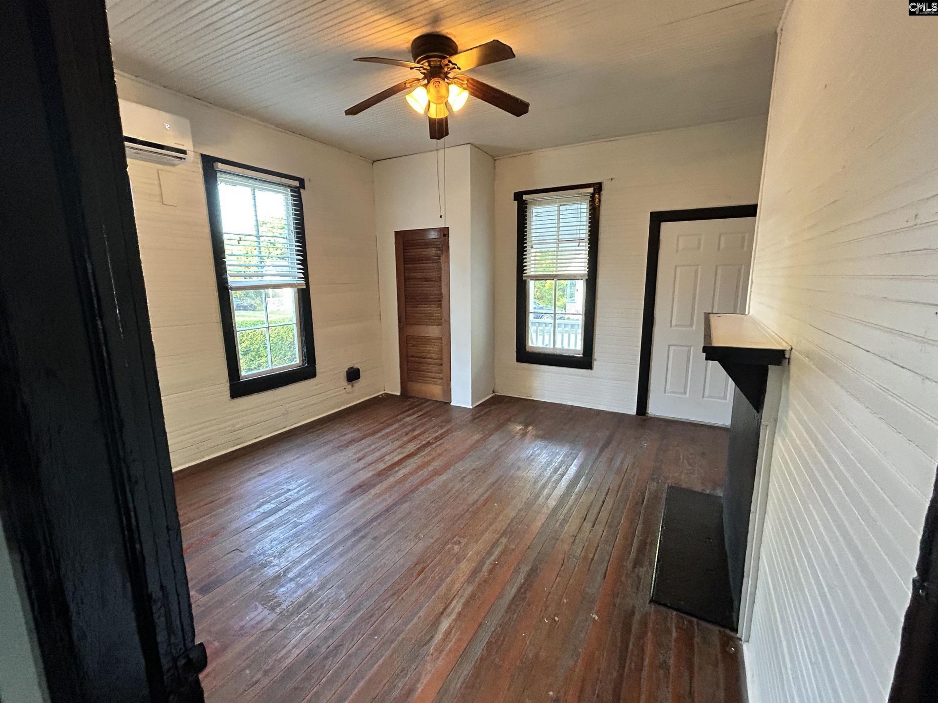215 Eighth Street Photo 6