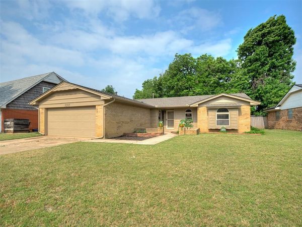 3205 N Shannon Avenue, Bethany, OK 73008