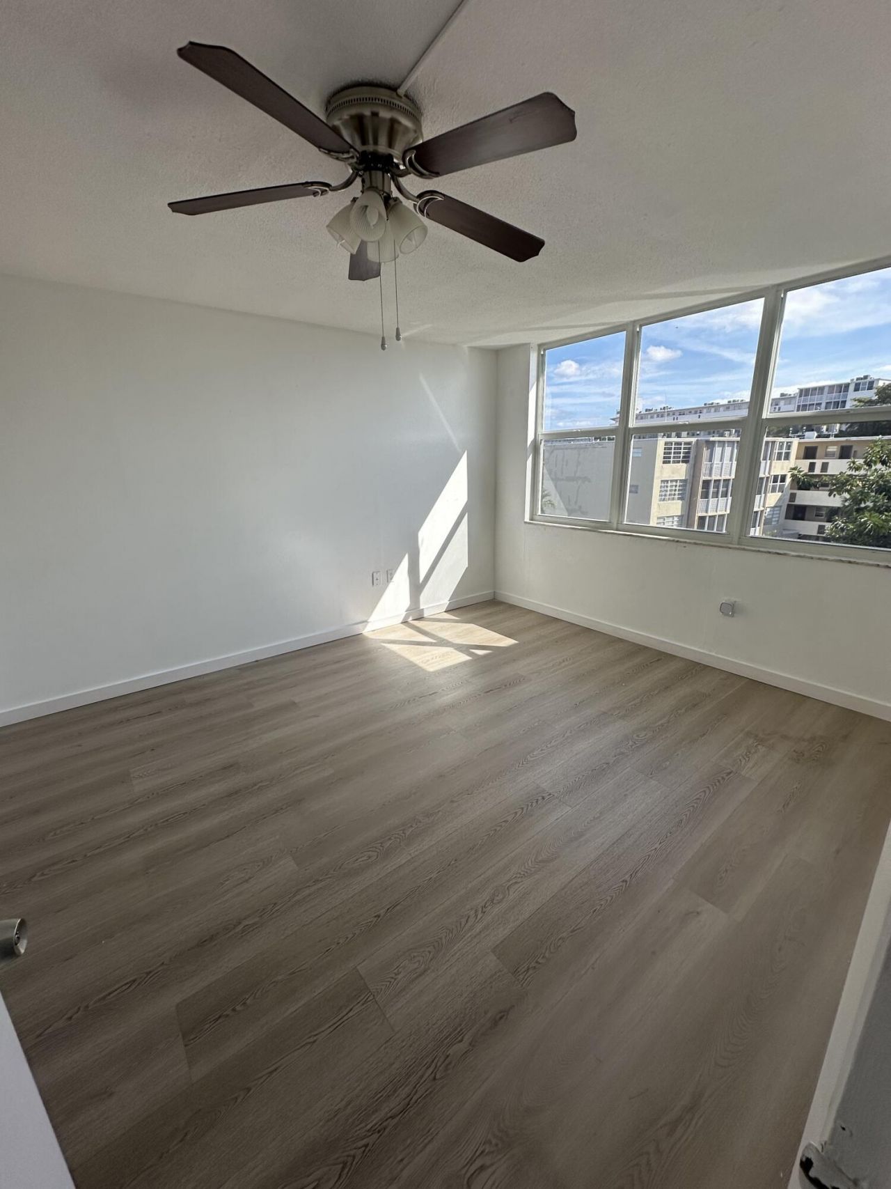1660 NE 191st Street, Unit 404-1, Miami, FL 33179 Photo
