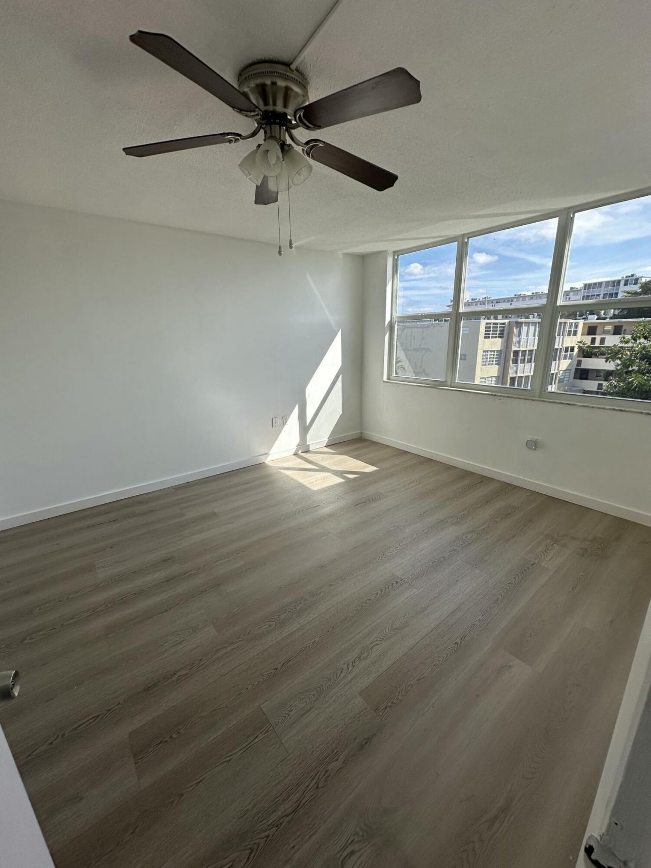 1660 NE 191st Street, Unit 404-1, Miami, FL 33179 Photo