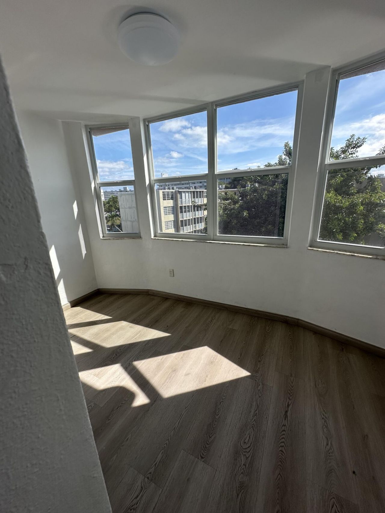 1660 NE 191st Street, Unit 404-1, Miami, FL 33179 Photo