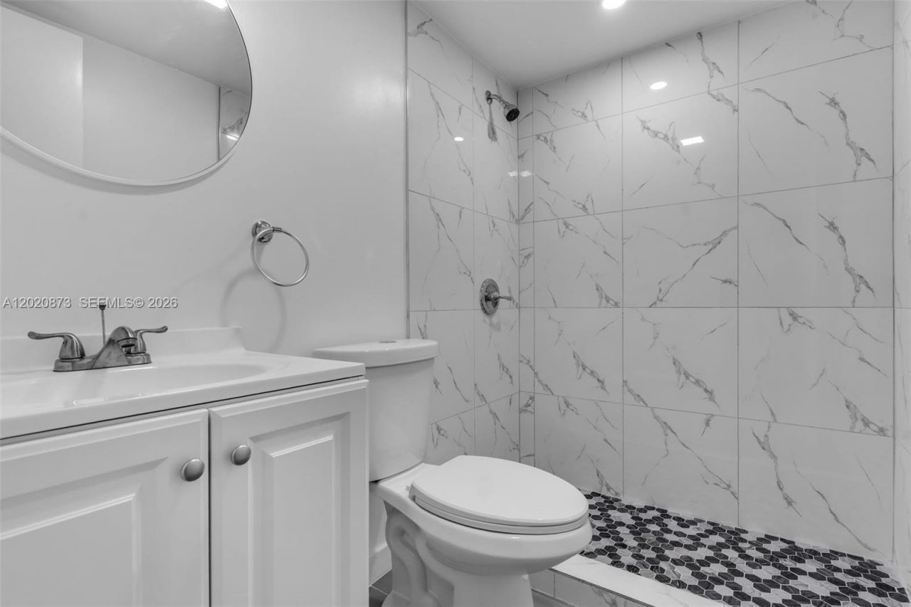 1790 79th St Cswy , Unit B106, North Bay Village, FL 33141 Photo