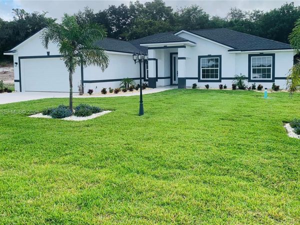 120 CLINTON AVENUE, Lake Placid, FL 33852