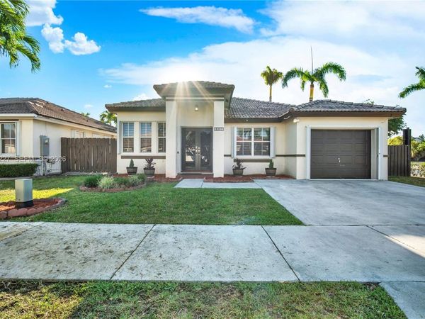 8357 SW 162nd Ct , Miami, FL 33193