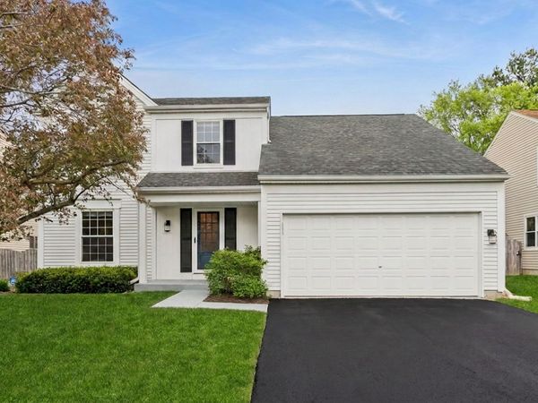 1318 Nantucket Court , Carol Stream, IL 60188