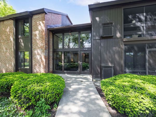 740 Saint Andrews Lane , Unit 4, Crystal Lake, IL 60014