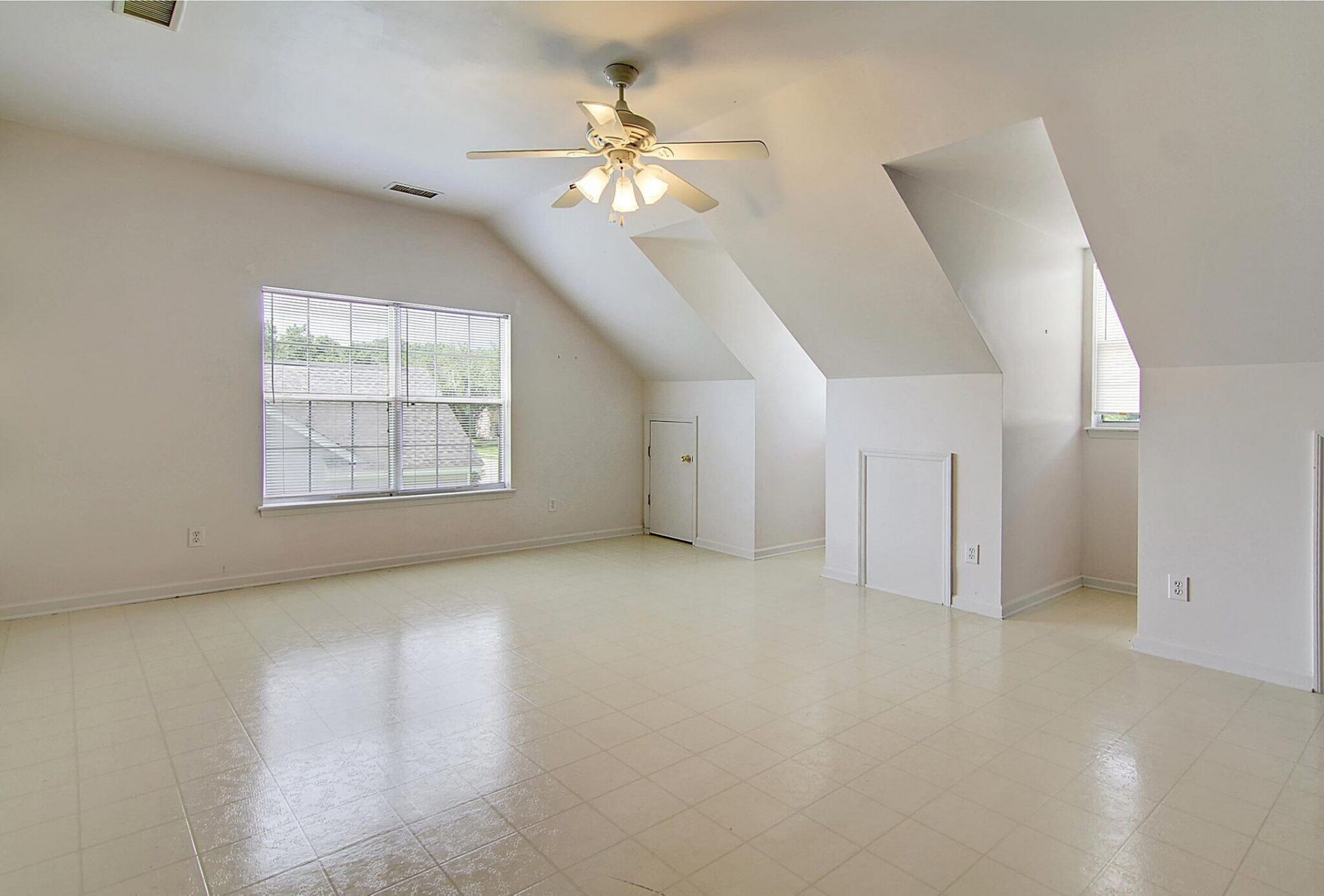4025 Laurelwood Drive Photo 16