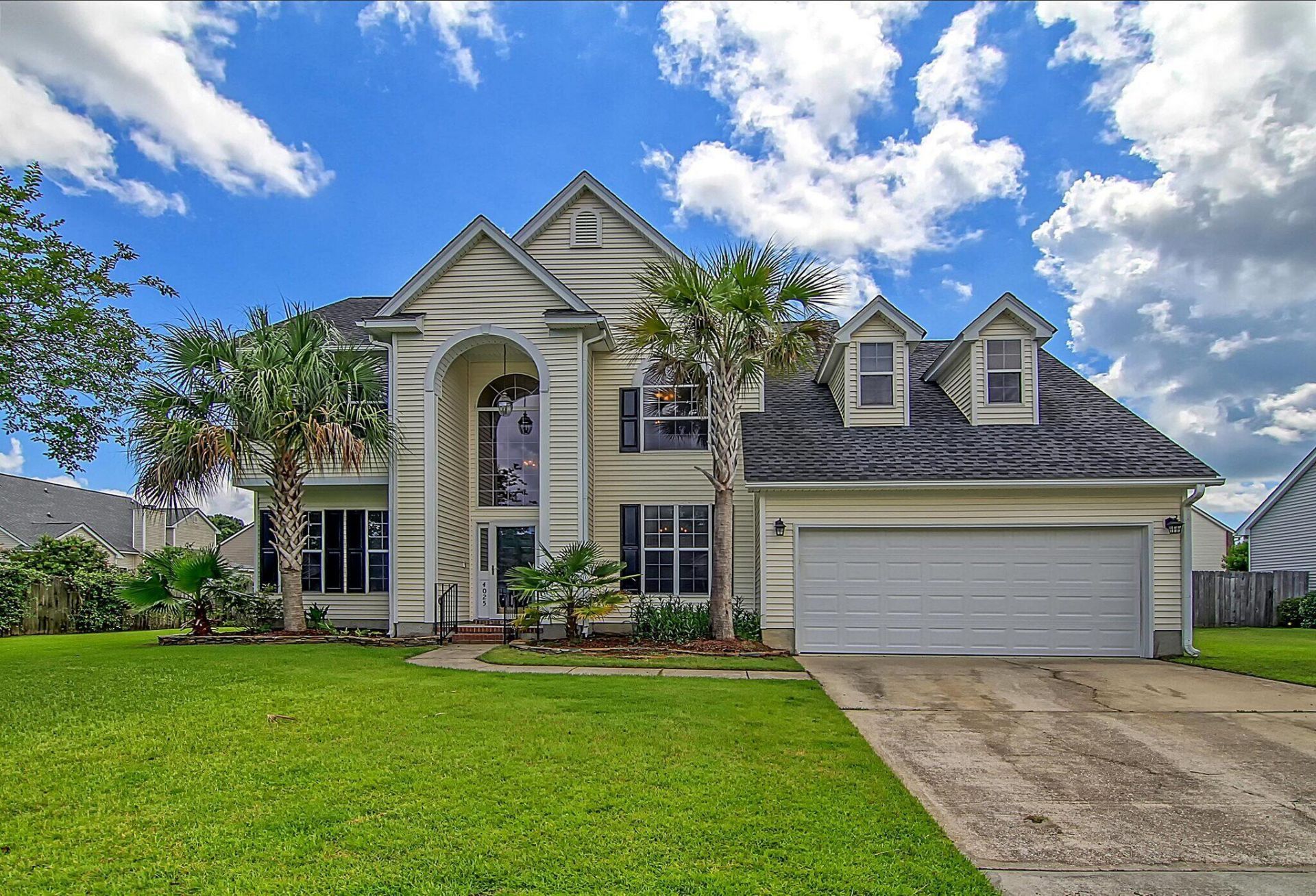 4025 Laurelwood Drive Photo 4