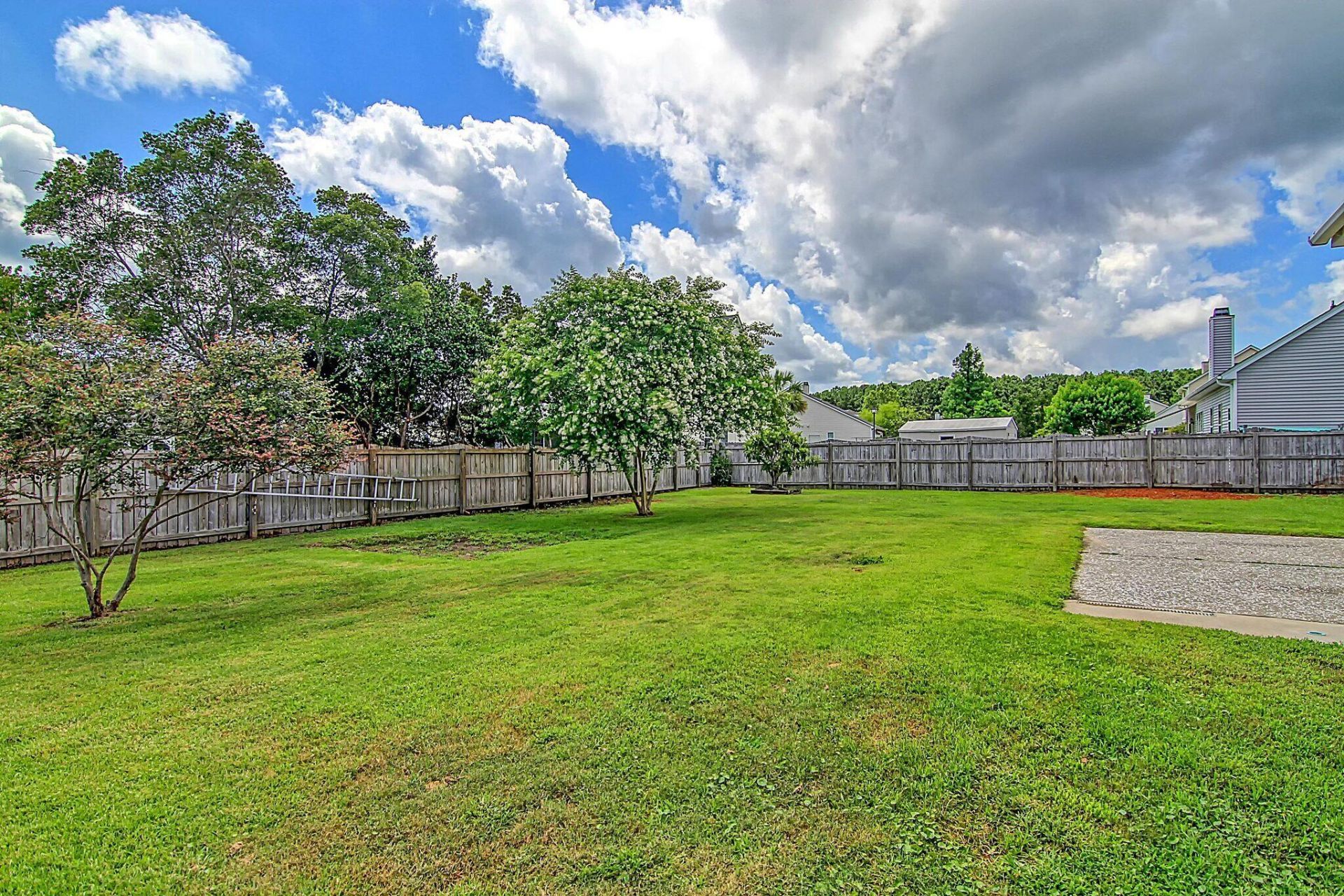 4025 Laurelwood Drive Photo 9