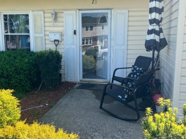21 Trescott Ln, Willingboro, NJ 08046