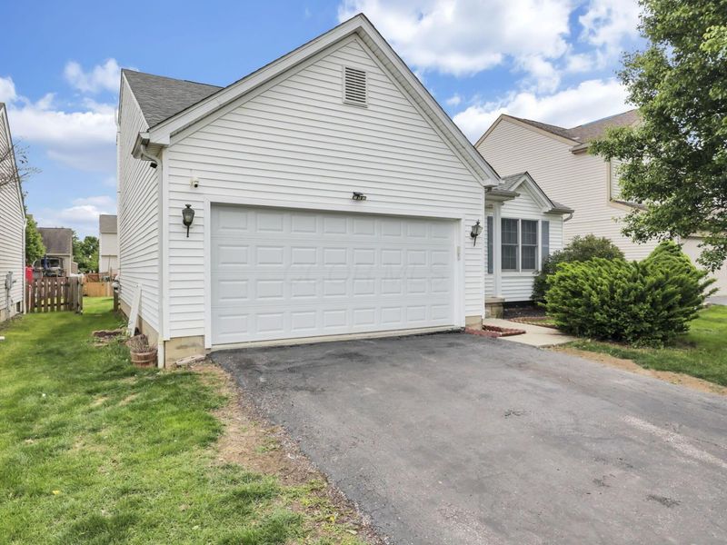7743 Solomen Run Drive, Blacklick, OH 43004 Photo 2