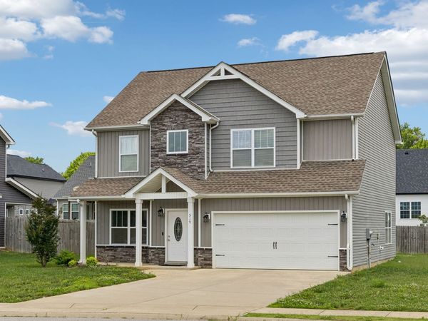 519 Latham Ct, Clarksville, TN 37043