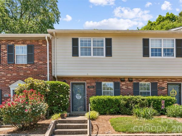 2921 Heathstead Place , Charlotte, NC 28210
