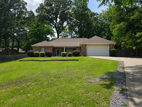 121 Serene Hill Dr., Hattiesburg, MS 39402