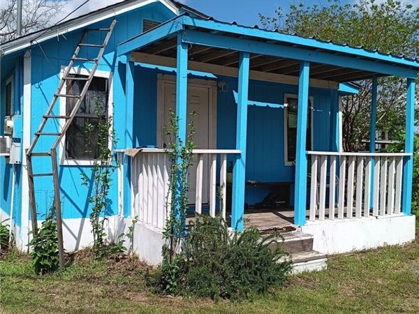 1108 NE Water Street , Victoria, TX 77901